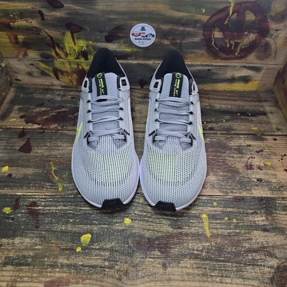 Men Nike Air Zoom Pegasus 40 Wolf Grey Volt DV3853-004 shoes sz 11 new - Picture 2 of 8